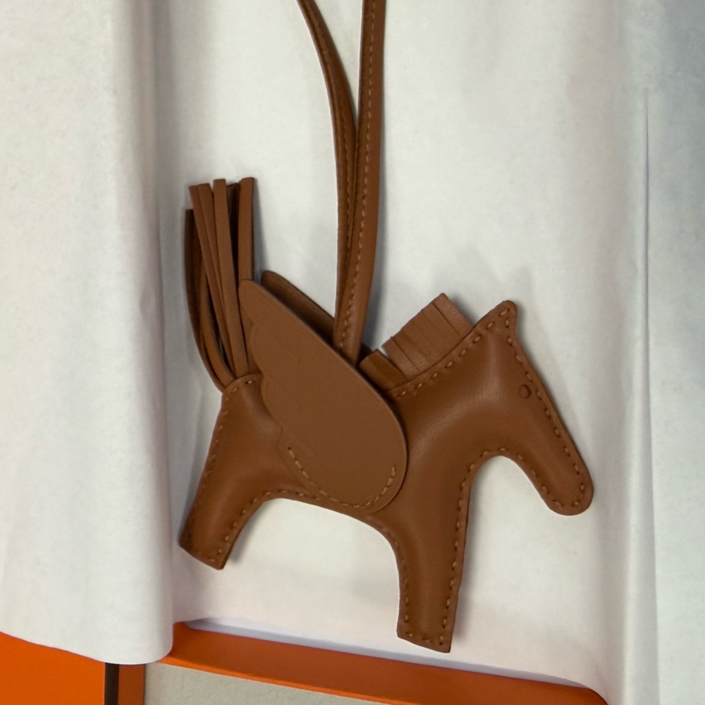 Rodeo Pegase Charm - Picture 3 of 3